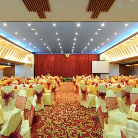 Hotel Savoy Homann Bandung Exterior photo