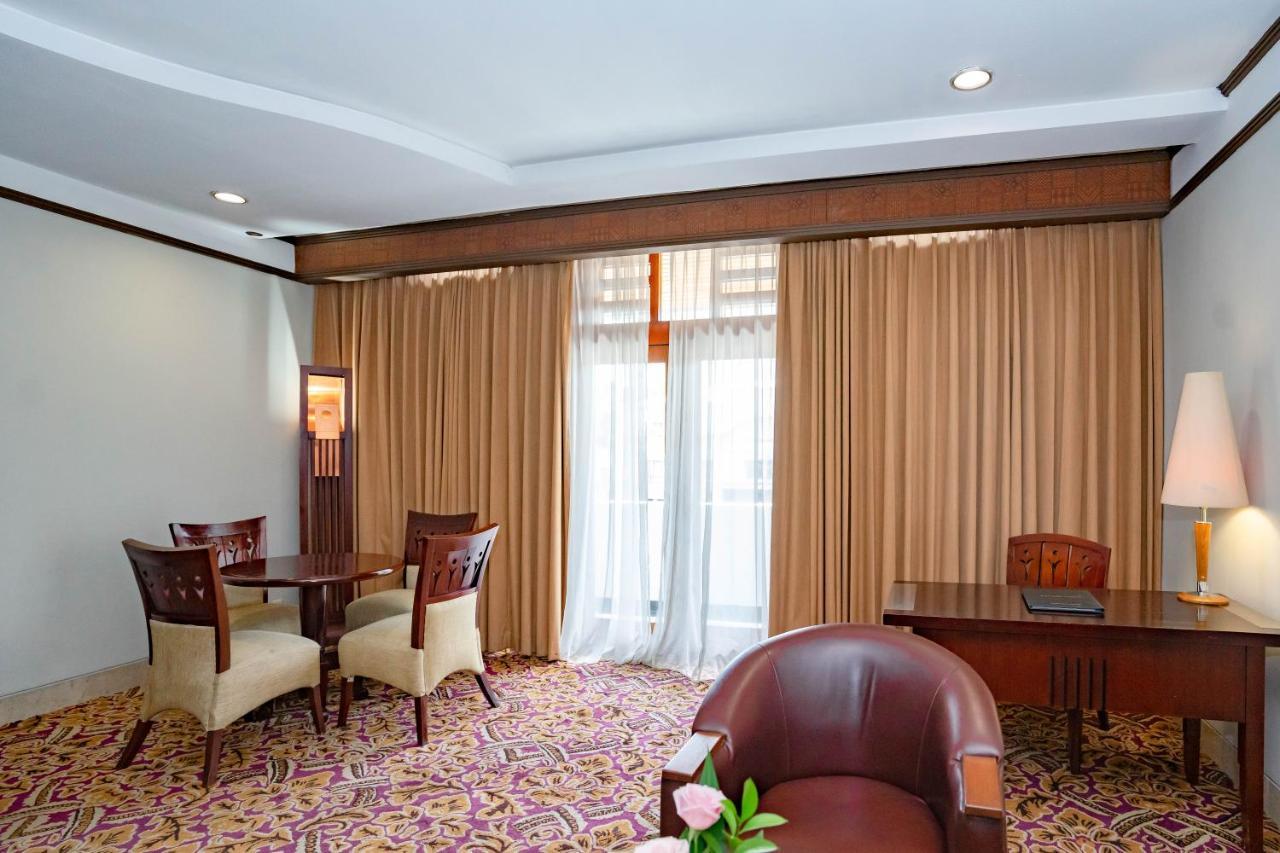 Hotel Savoy Homann Bandung Exterior photo