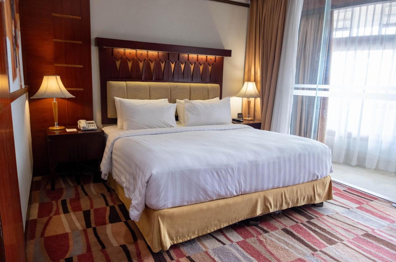 Hotel Savoy Homann Bandung Exterior photo